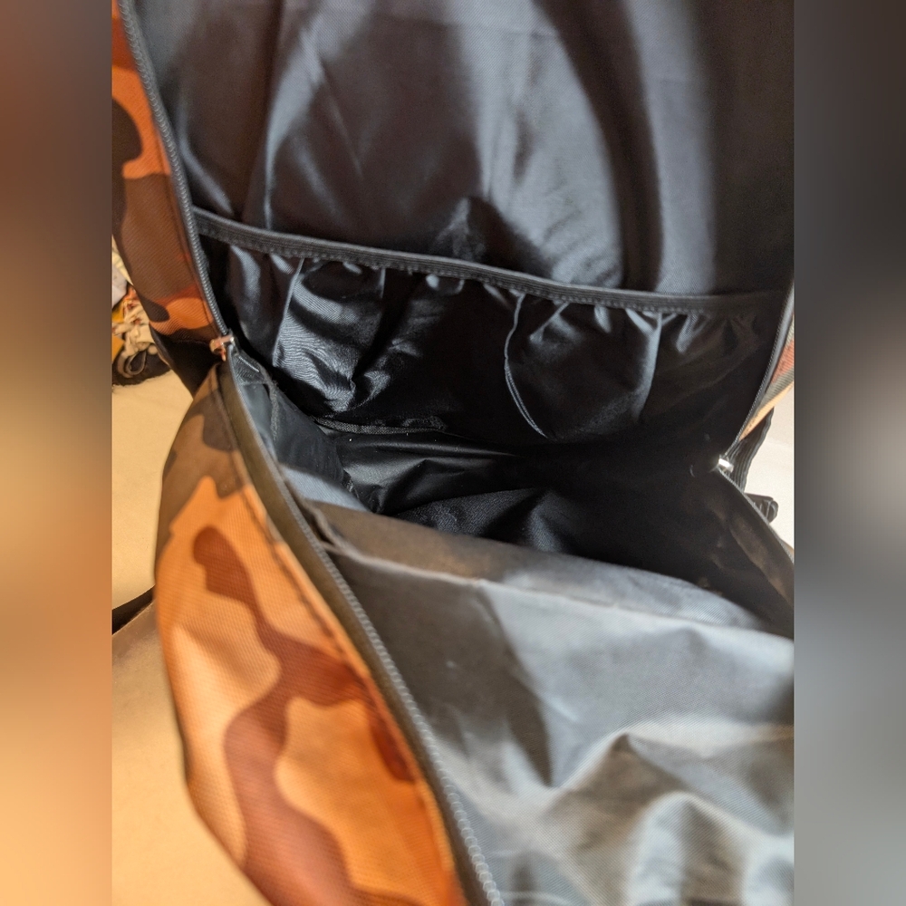 Eastsport Camo Sport Backpack Laptop Sleeve School Hiking, NWOT - Picture 6 of 6